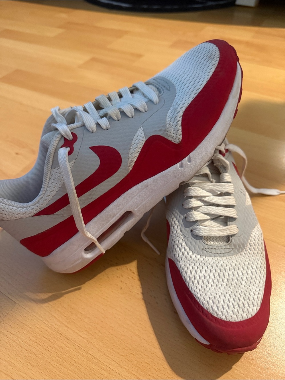 Nike Men's White and Red Athletic Shoes